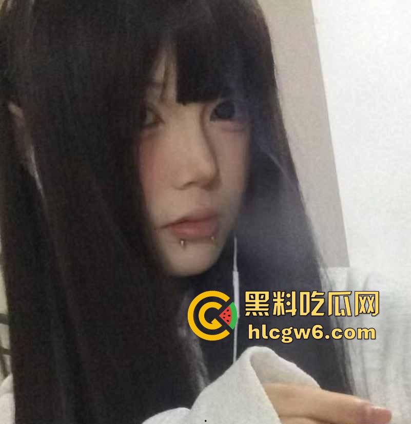 成都19岁反差小萝莉【陈欣怡】不雅视频全网疯传!可爱得像天使,粉嫩嫩的小脸蛋配上白花花的美乳嫩穴!-4