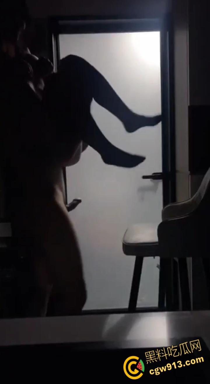 兰州博文科技学院【涵欣瑶】,娇小害羞脾气超好,任由摆布高难度倒立吃鸡,各种姿势抽插爆操,按头深喉射精 !-8