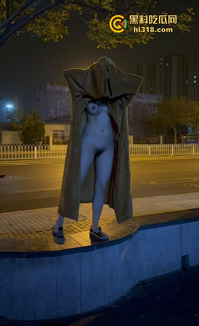 杭州师范大学【魏雪】反差母狗户外极限露出， 圆软巨乳粉嫩肥穴淫水狂流，纯纯的反差肉便器！-2