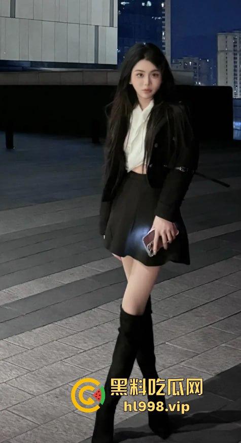 长沙海底捞TS女战神『尤物姜颜』黑料大爆发！推特3P视频被扒，纹身对上实锤，科技大奶原形毕露！-14