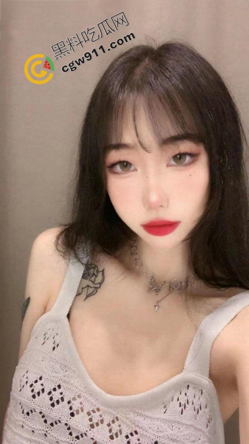 湖南长沙蓝调酒吧前台【李玉瑶】激情3P视频流出:娇美尤物被双雄轮奸至天明,精尽肉软,酣战无极限-2