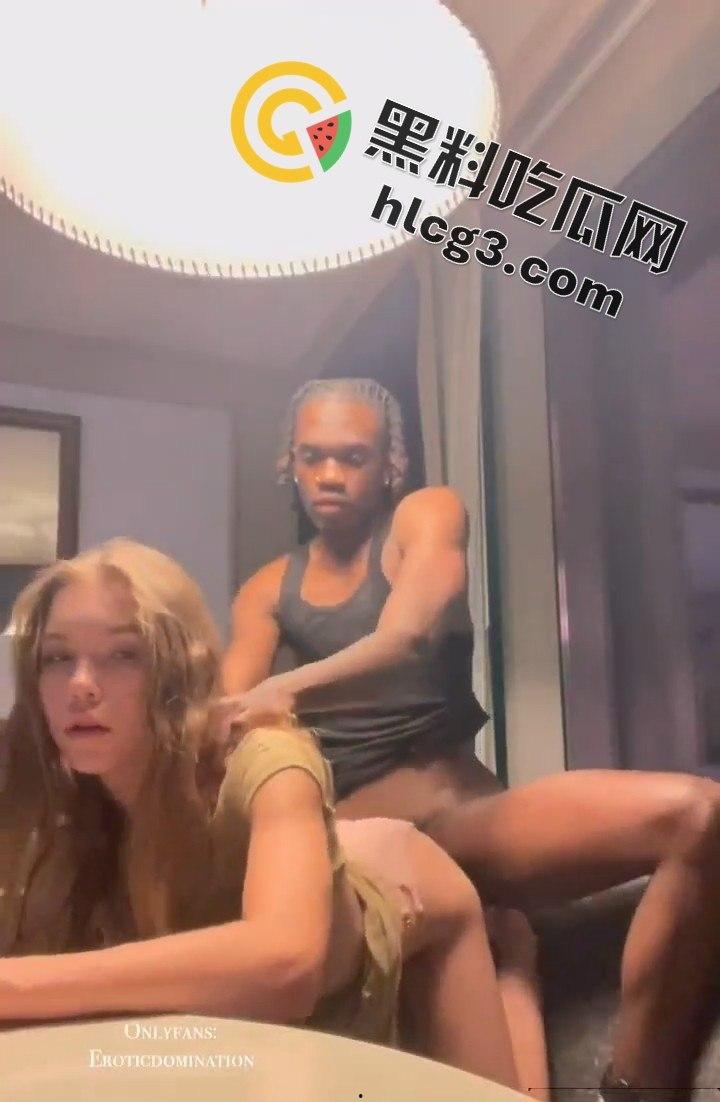 OnlyFans黑人博主狂操美女，最激烈的性爱场景，前所未有的视觉冲击！-4