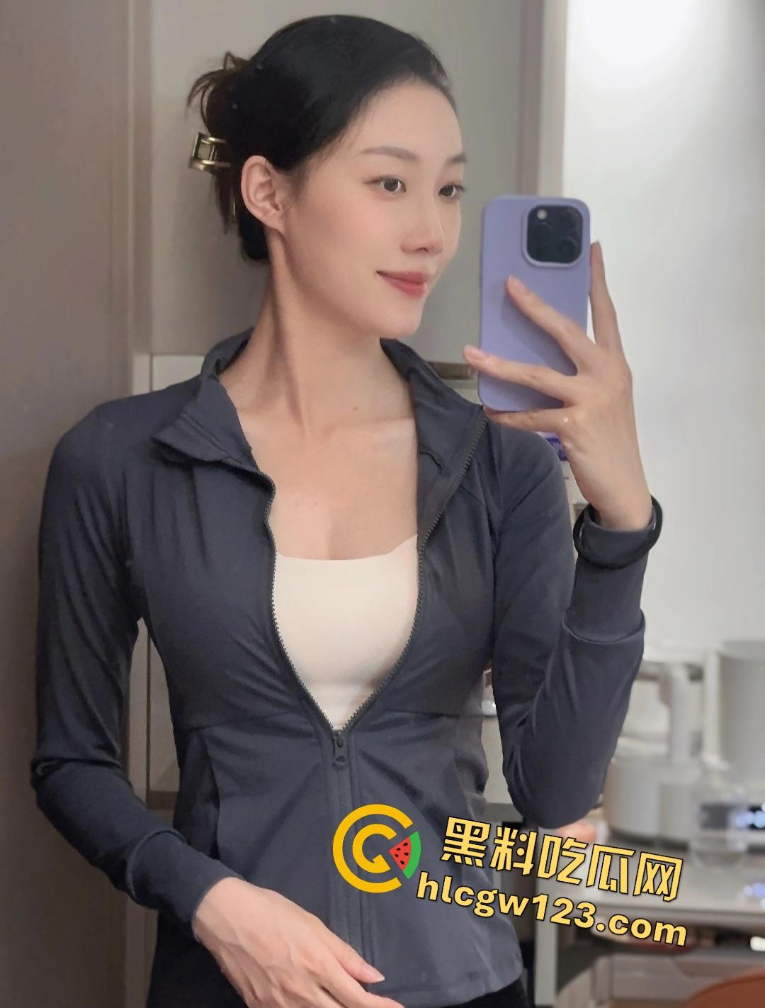 哺乳期巨乳孕妇人妻偷情!饥渴骚货奶子胀的不行,大喊‘“把我的奶水挤出来”!-1