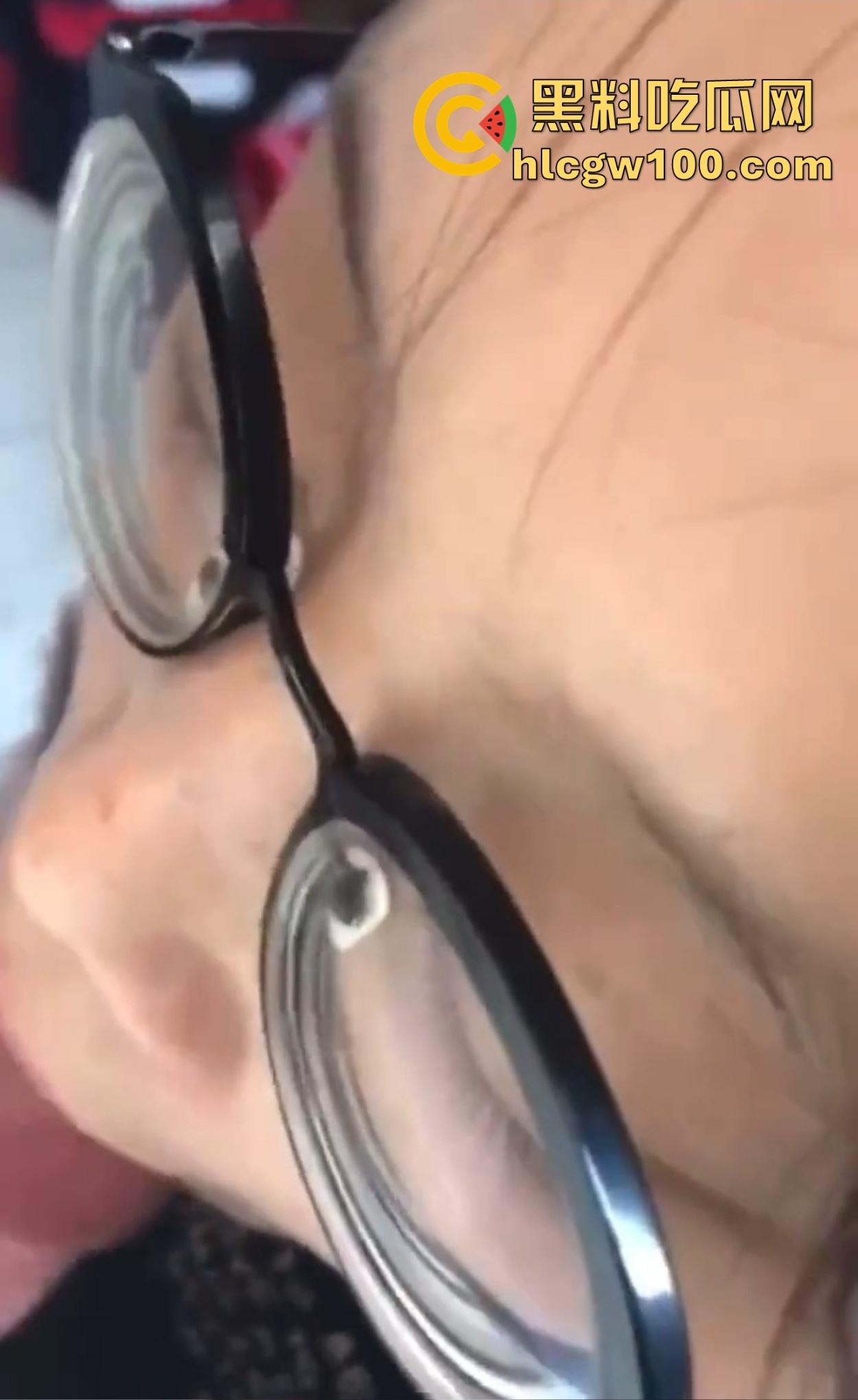 学生下课激情上演楼道口爆,下课十分钟都不放过,楼道口活展示1分钟搞定,剩下时间还能谈情说爱!-10