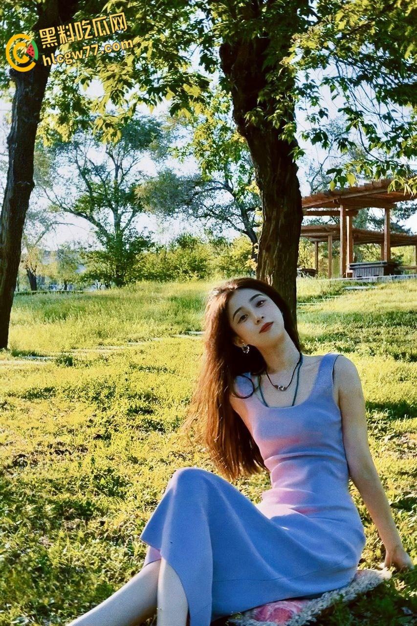 杭州高颜值反差少妇【施芮雯】，长腿尤物露脸淫荡，口活后入引爆极致狂欢！-1