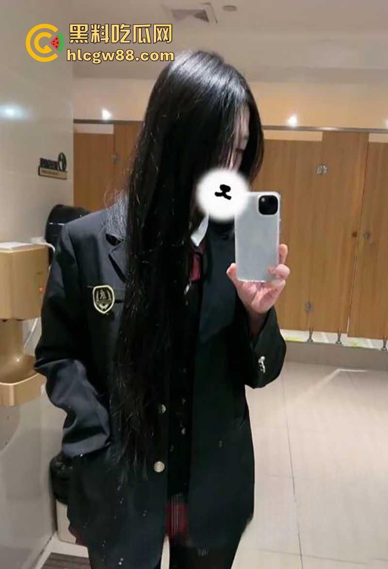 四川巴中职业技术学院00后嫩妹【陈婷婷】网上约炮勾搭求操 出轨视频被男友曝光!-6