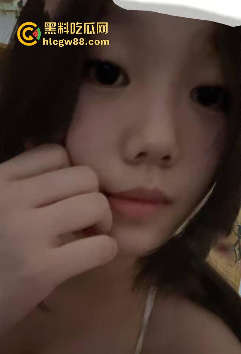 四川巴中职业技术学院00后嫩妹【陈婷婷】网上约炮勾搭求操 出轨视频被男友曝光!-7