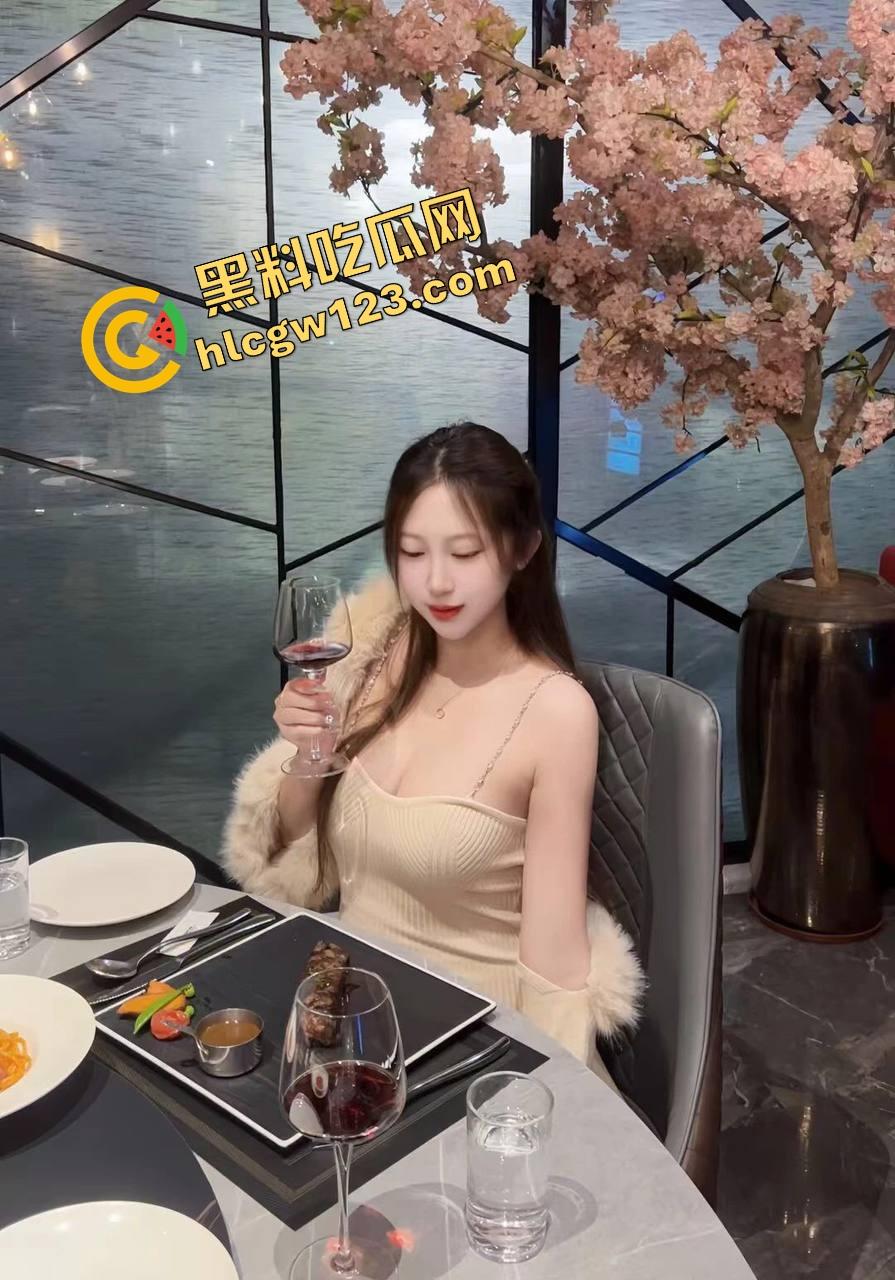 岳母端午串门趁闺女上班勾引女婿大屌狂插,骚逼夹得鸡巴冒火星无套爆射子宫,嫩奶巨乳舔到爽断魂!-8