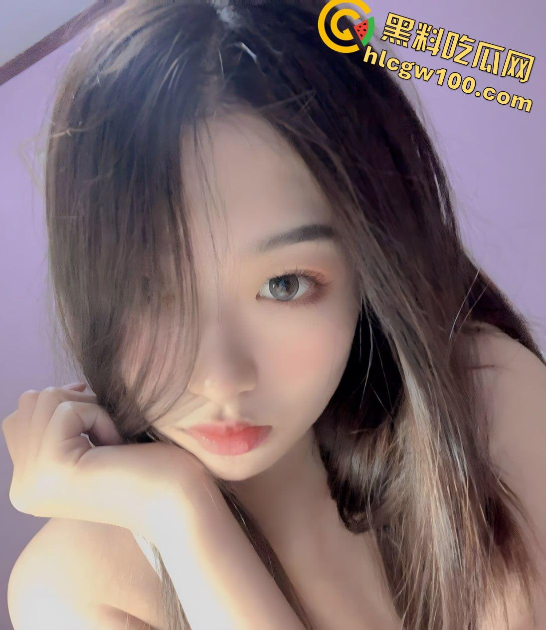 “三不娶”之宁夏中宁阳光幼儿园幼师【杜婧婧】,被网友调教在宿舍展示美腿骚穴福利视频流出-3