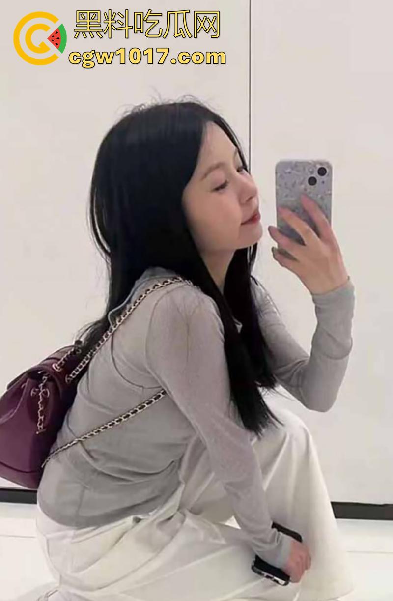 湖北荆州夜店母狗【黄媛媛】，身材性感颜值清纯，刚认识两天背着男友约炮，在酒店疯狂做爱，吃鸡技术堪称一流！-5