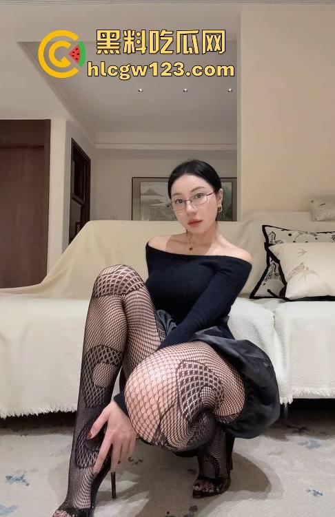 极品巨乳网红【扶摇】与男友性爱视频泄密 完美胸型女神被男友疯狂猛操后入 骚叫不断!-4