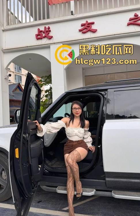 极品巨乳网红【扶摇】与男友性爱视频泄密 完美胸型女神被男友疯狂猛操后入 骚叫不断!-5