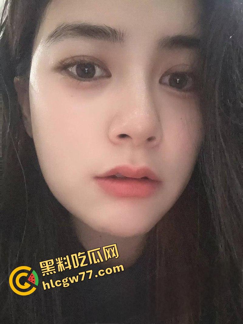 重庆财经学院反差母狗曝光,新疆小骚逼『夏兹热丽』破处后被疯狂口爆颜射,还舔精自拍骚得逆天!-13