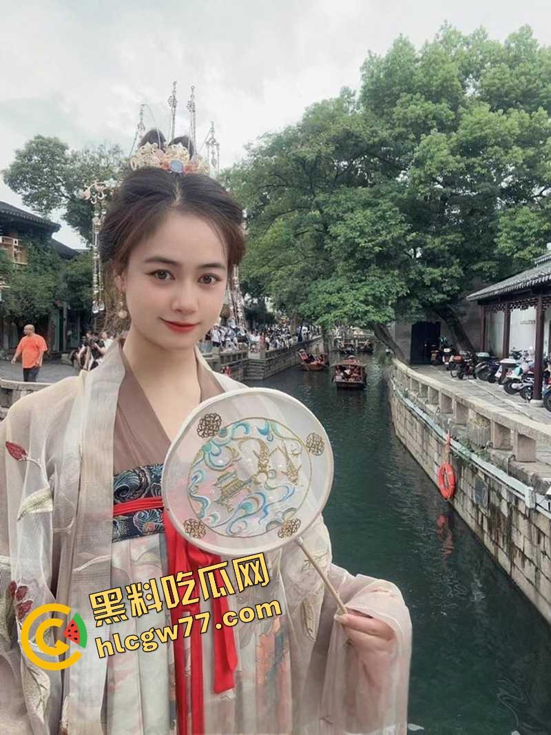 重庆财经学院反差母狗曝光,新疆小骚逼『夏兹热丽』破处后被疯狂口爆颜射,还舔精自拍骚得逆天!-14