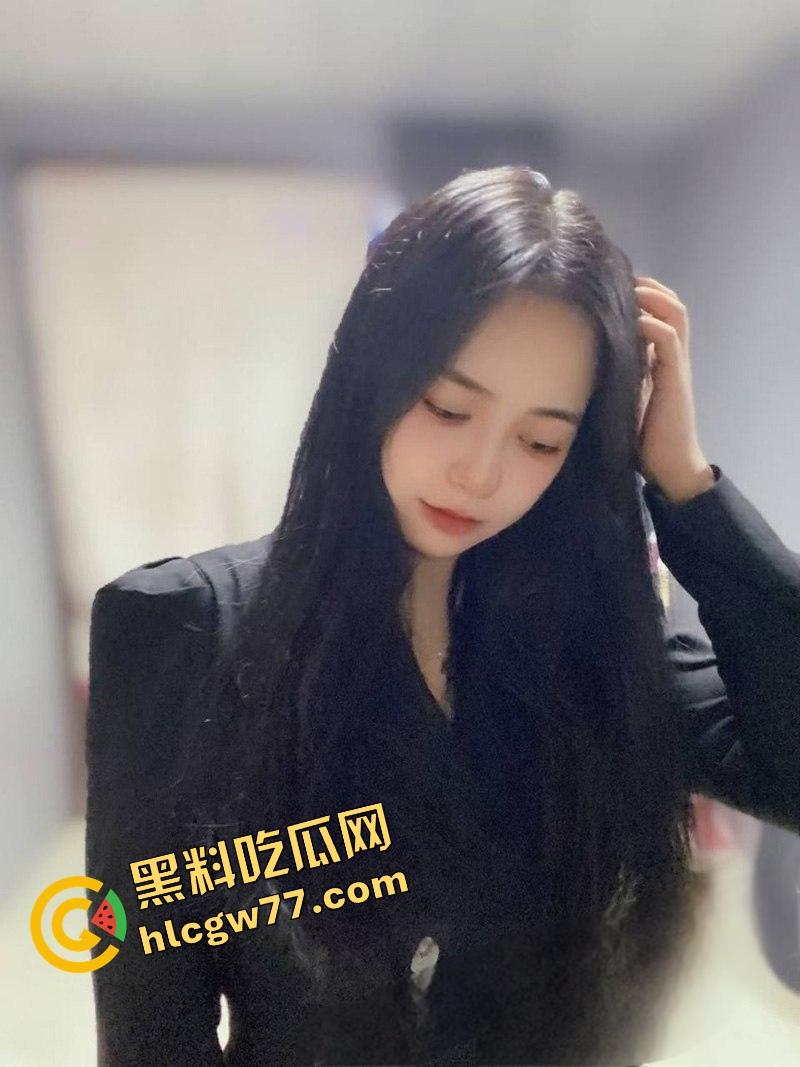 重庆财经学院反差母狗曝光,新疆小骚逼『夏兹热丽』破处后被疯狂口爆颜射,还舔精自拍骚得逆天!-15