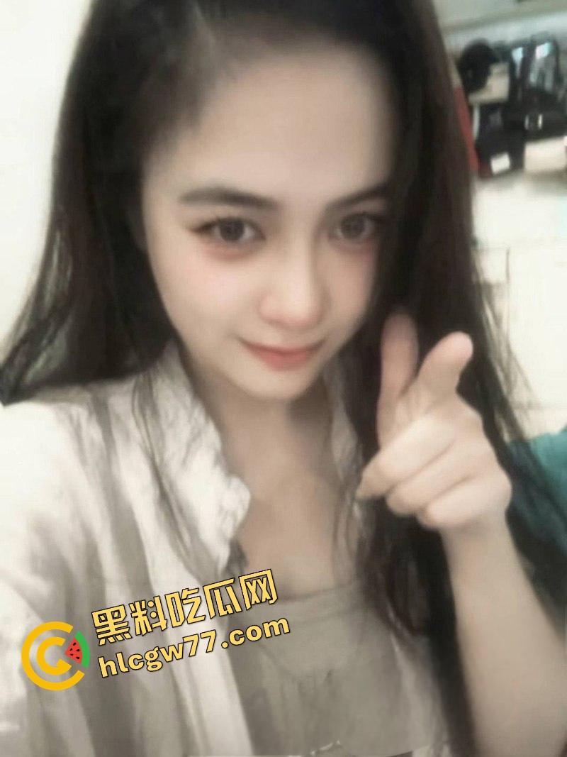 重庆财经学院反差母狗曝光,新疆小骚逼『夏兹热丽』破处后被疯狂口爆颜射,还舔精自拍骚得逆天!-17