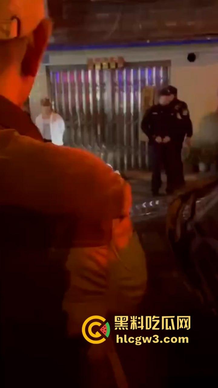 围观骚鸡无故被砍！柳州乐群路鸡婆被调戏 竟拿关刀砍死看热闹的吃瓜学生 ！死的好冤！-11