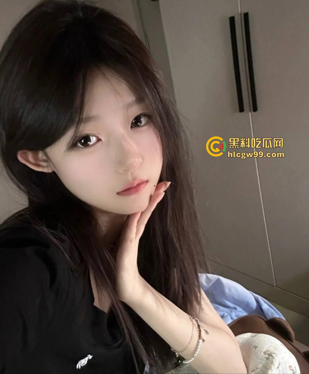 山西林业职业技术学院『林甜甜』曾经的高冷女神如今成跪地小母狗，喝尿舔脚任人践踏，扇脸羞辱都不敢喘气！-3