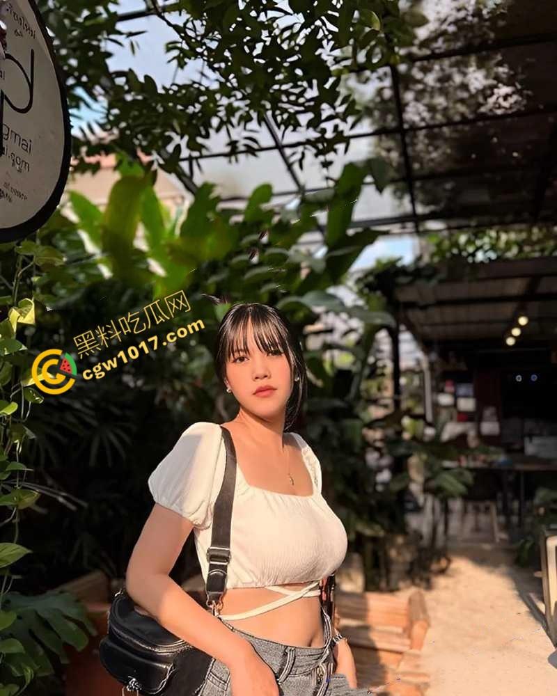 湖南36G巨乳嫩妹背着男友旅游约炮视频流出！极品身材榨精神器，被金主无套爆操，淫水直流，香艳视频爆红网络！-1