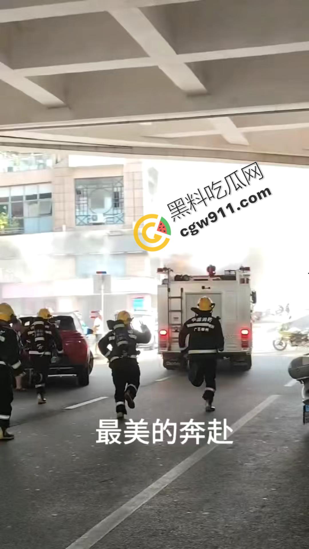 柳州曙光中路门面熊熊烈火爆炸,疯狂火舌肆虐,惊心动魄!消防救援迅速,国庆安全隐患值得深思-5
