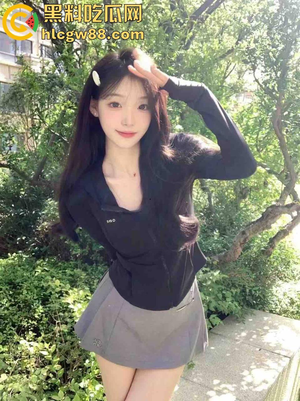 武汉小伙靠黄金手指拿下富婆姐姐,少妇被抠到表情爽得浪叫求饶一看就到点了，这才是真正的手艺人！-2