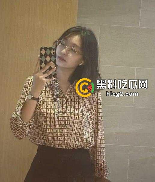 上饶师范学院反差婊『苏若琳』和猛男四眼卷毛男友开房 猛烈后入 激情爆操视频流出-4