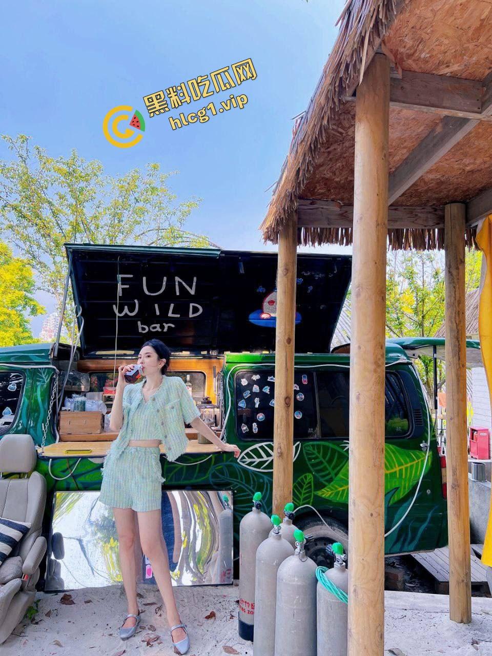 黑龙江高颜值人妻母狗『高梦圆』对镜口爆后入 顶到子宫要哭了 私拍性爱惨遭泄密！-1