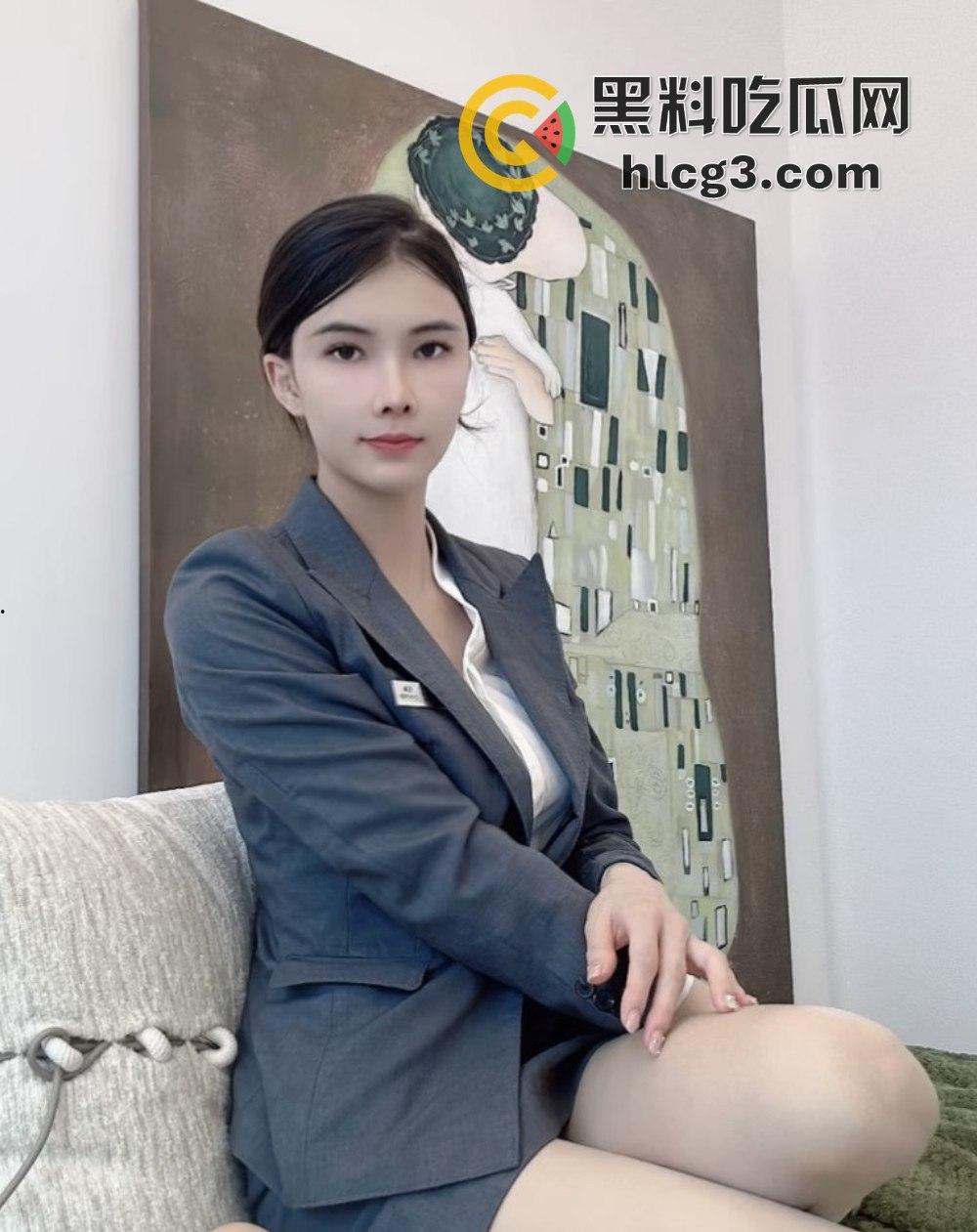 快手网红空姐少妇『是邹琳吖』空姐制服诱惑！露点露脸啪啪自慰私拍视频合集曝光！-2