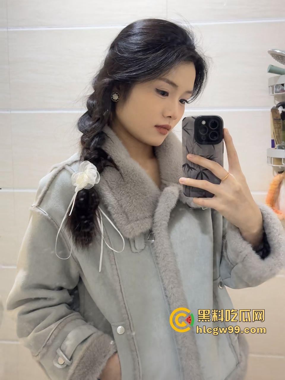 顶级调教大神与淫妻玩新花样,SM网购木枷手铐捆绑强制束缚,古代刑具酷刑惩罚玩弄骚逼!-1