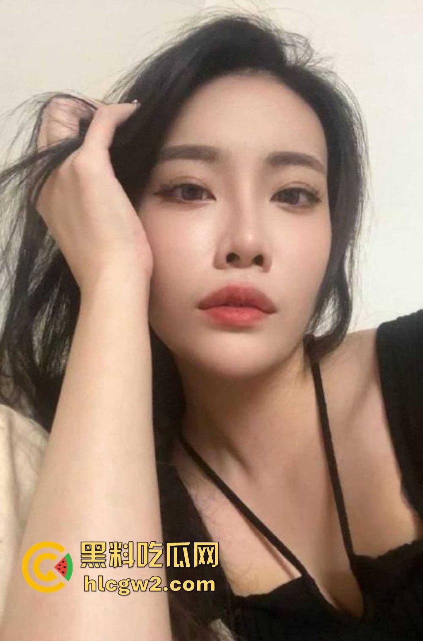 大连艺术学院舞蹈老师【崔莹莹】,已婚人妻私生活曝光!出轨约炮性爱视频泄密,活脱脱一泄欲母狗!-2