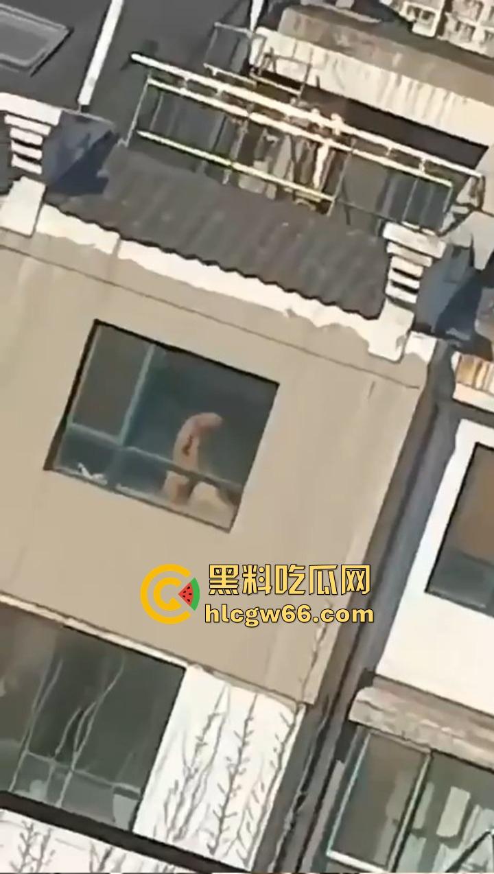 野外DO逼爽文，从凉亭到课桌，从后备箱到阳台，一路干遍城市角落，感觉一来立马顶进去！-1