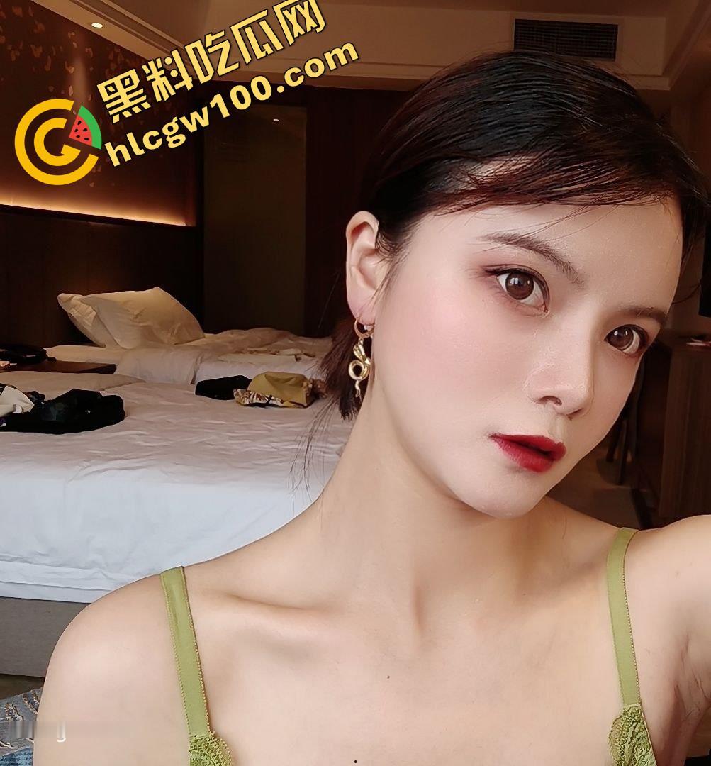 广西母狗【林楠楠】婚后出轨，钟爱女上后入，主打一个一插到底，被操到喷尿射一屁股-10