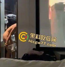 1米7大长腿黑丝学姐！学校清纯人设崩塌，酒店被男友偷拍调教视频流出！后入肥臀黑丝！-4