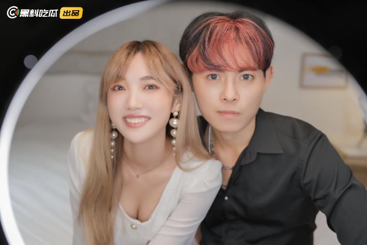 黑料吃瓜网出品-《江南第一小屌童锦程798&吴柳芳之花小龙&王老师爱情故事》第一集!-2