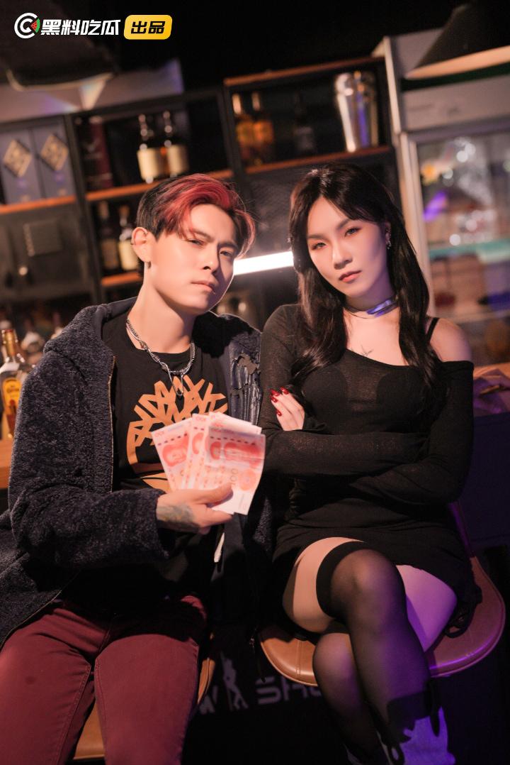 黑料吃瓜网出品-《江南第一小屌童锦程798&吴柳芳之花小龙&王老师爱情故事》第一集!-10