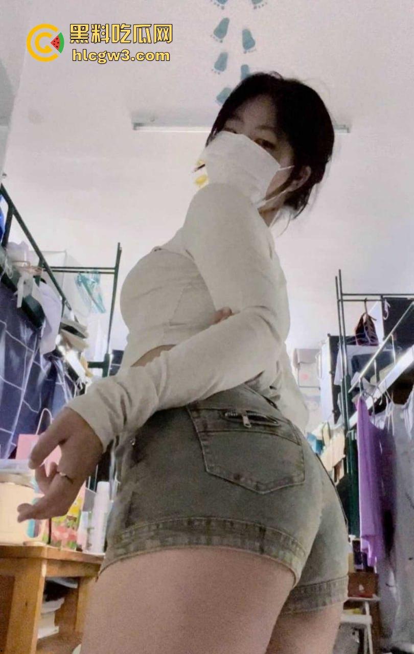 福建漳州职校蜜桃臀反差婊【黄佳怡】 骚气自拍加约炮视频曝光,这骚货反差大到离谱!-5