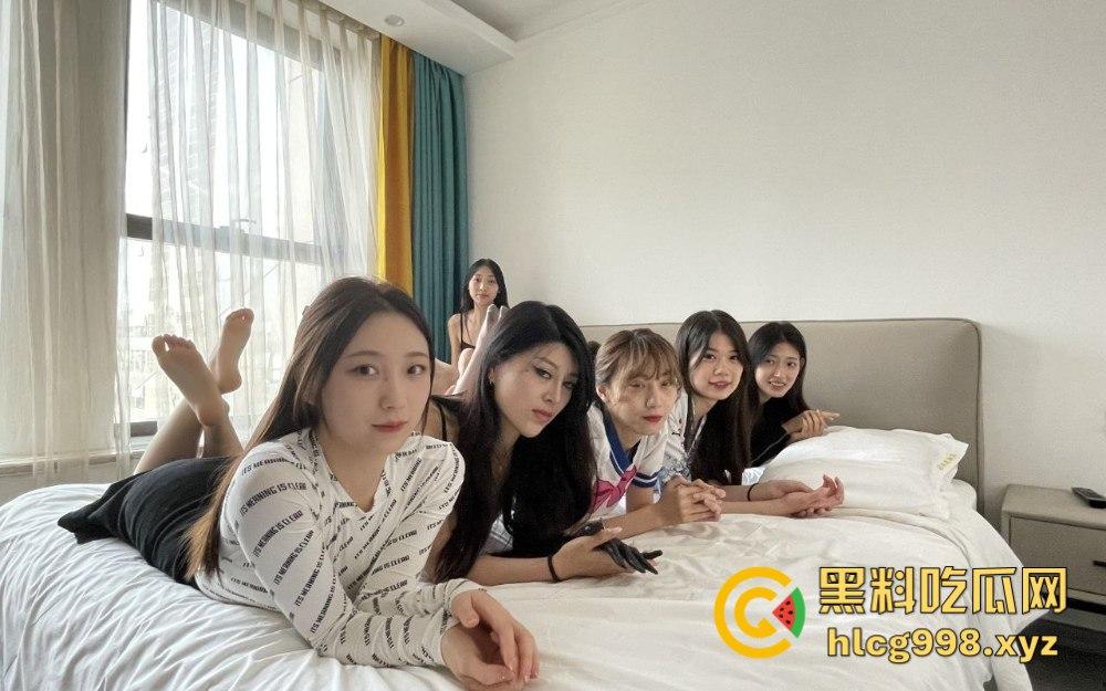 极品模特群约拍!反差婊全裸美鲍盛宴,丝足美腿随便摸,兄弟们全要还是选一个?摊牌了我不装了!-14