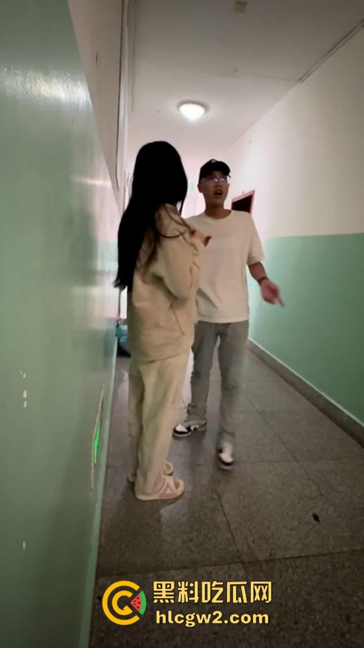 山东济宁学院【张梦琪】一女vs多男被男友发现 当众曝光多段聊骚记录 公交车也不过如此-20