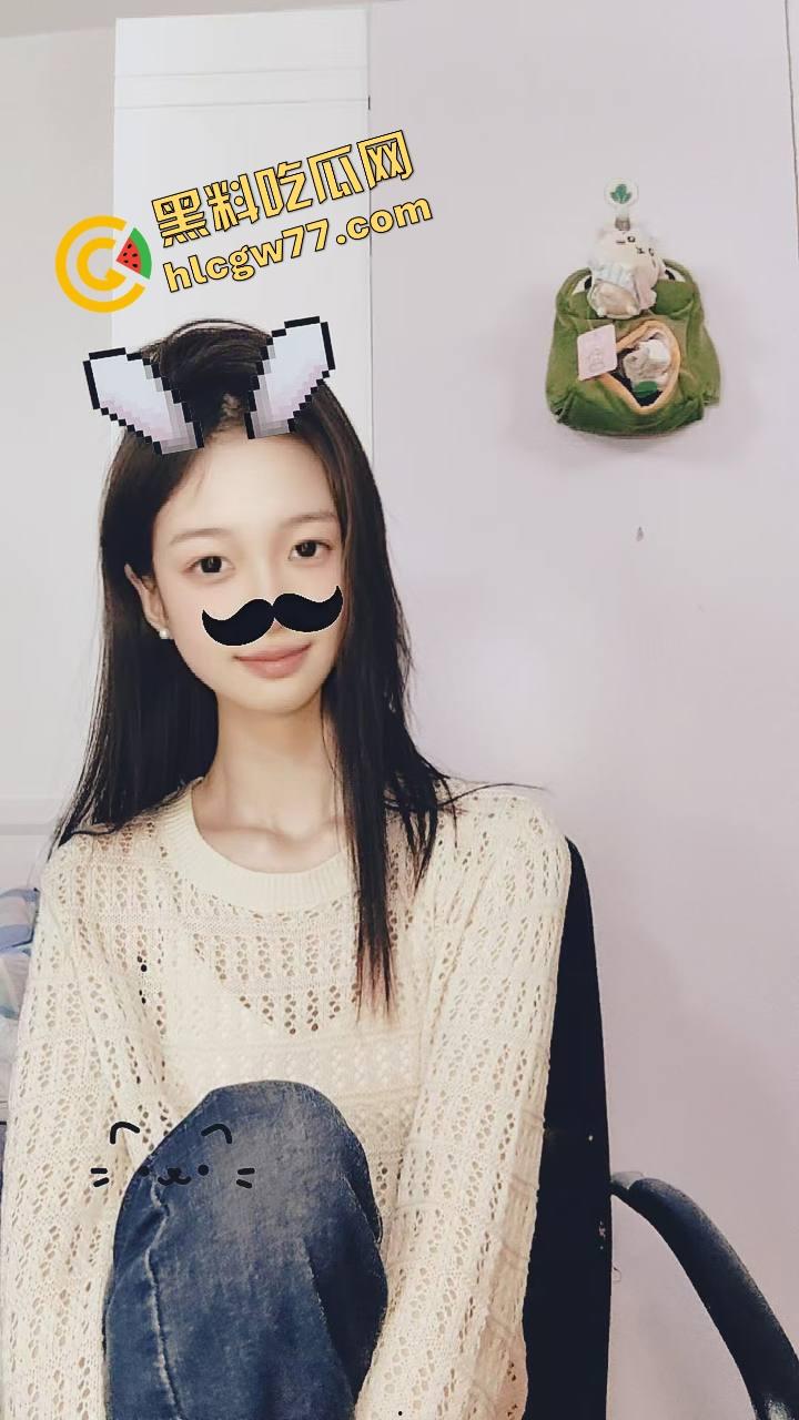 江西南昌瓜友真实投稿,朋友女友的闺蜜天天上我家看电影,我看她脚她让我舔逼,内射口爆全安排!-2