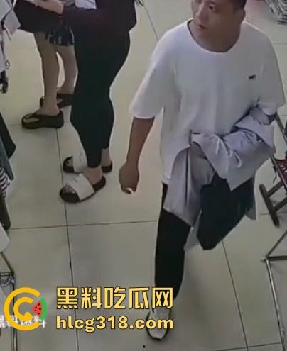 郑州女装店惊现射精男!枪法精准甩狙高手,秒射黑丝裤,瑜伽但哥们的审美一般,这都射得下去!-4