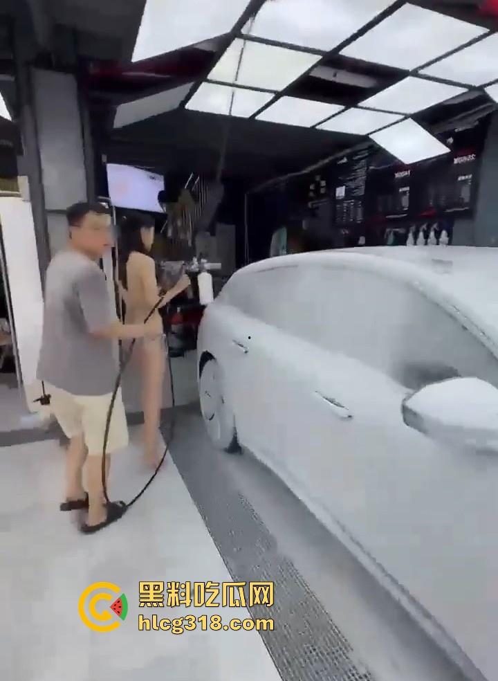 朋友洗车店推出美女比基尼洗车，去光顾一下把车洗了，随便把洗车模特拐回家把我小弟也洗一下。-4