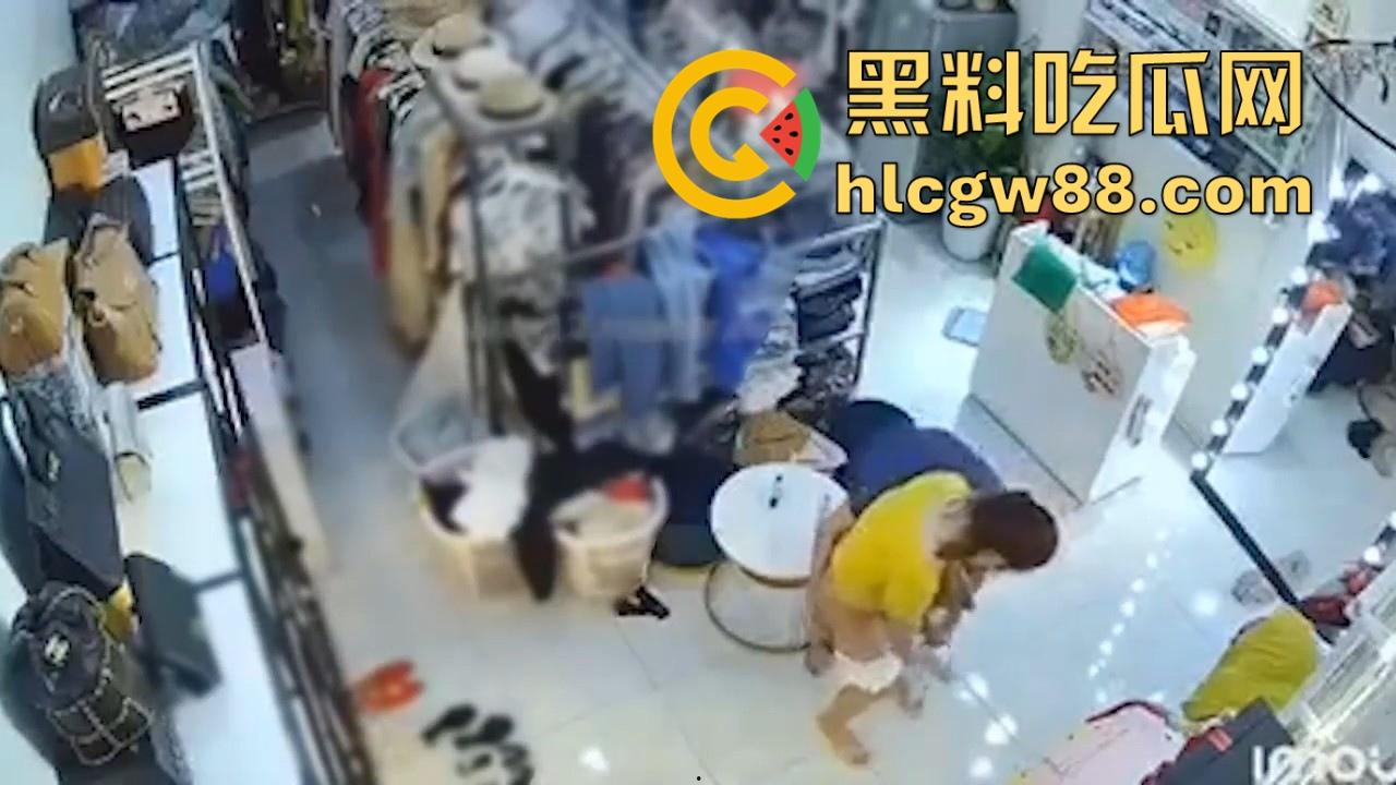 服装店老板娘 遭遇持刀歹强奸 教科书式自救!即满足劫匪的要求也满足了自己-7