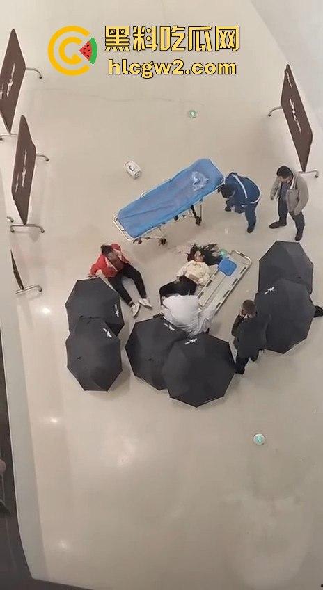 济宁新开商场小女孩从四楼坠落，不幸离世，疑因电梯事故酿成悲剧！-8