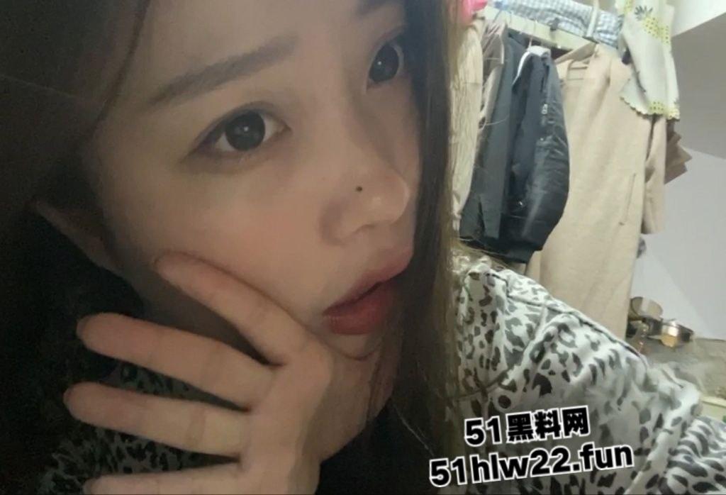 哈尔滨师范大学研究生【陈莹丽】高颜值完美身材御姐，背着男友偷情做爱打桩视频曝光。-9