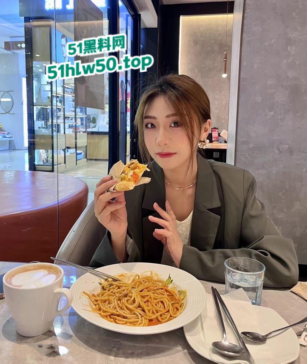 南京第二师范学院【郭美烨】社会纹身男友，各种场合性爱自拍被调教成性奴母狗！-7