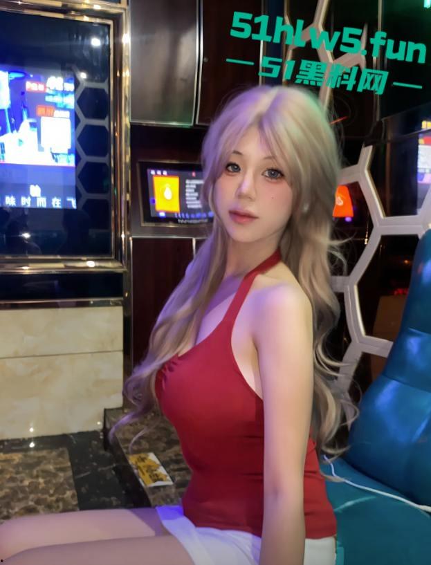 完美身材女研究生【张馨颖】白天是高冷学霸御姐,晚上秒变性感辣妹背着男友约炮体育生,激情爆操内射骚穴。-10