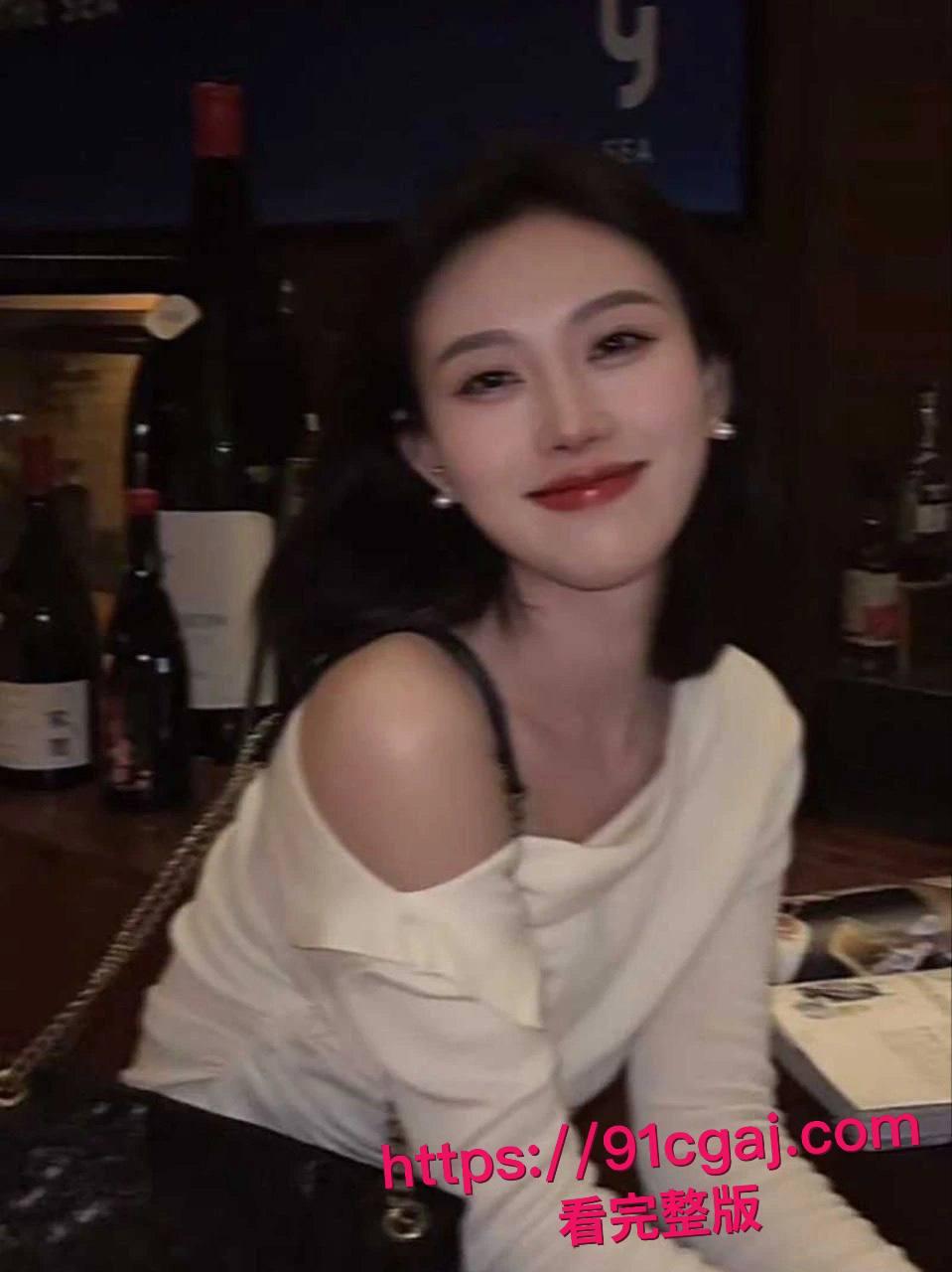 逆天小仙女分手半年怀孕，求前任接盘还让孩子跟她姓，前任怒甩做爱视频，黑逼喷水湿床单，这婊子仙女梦碎！-8