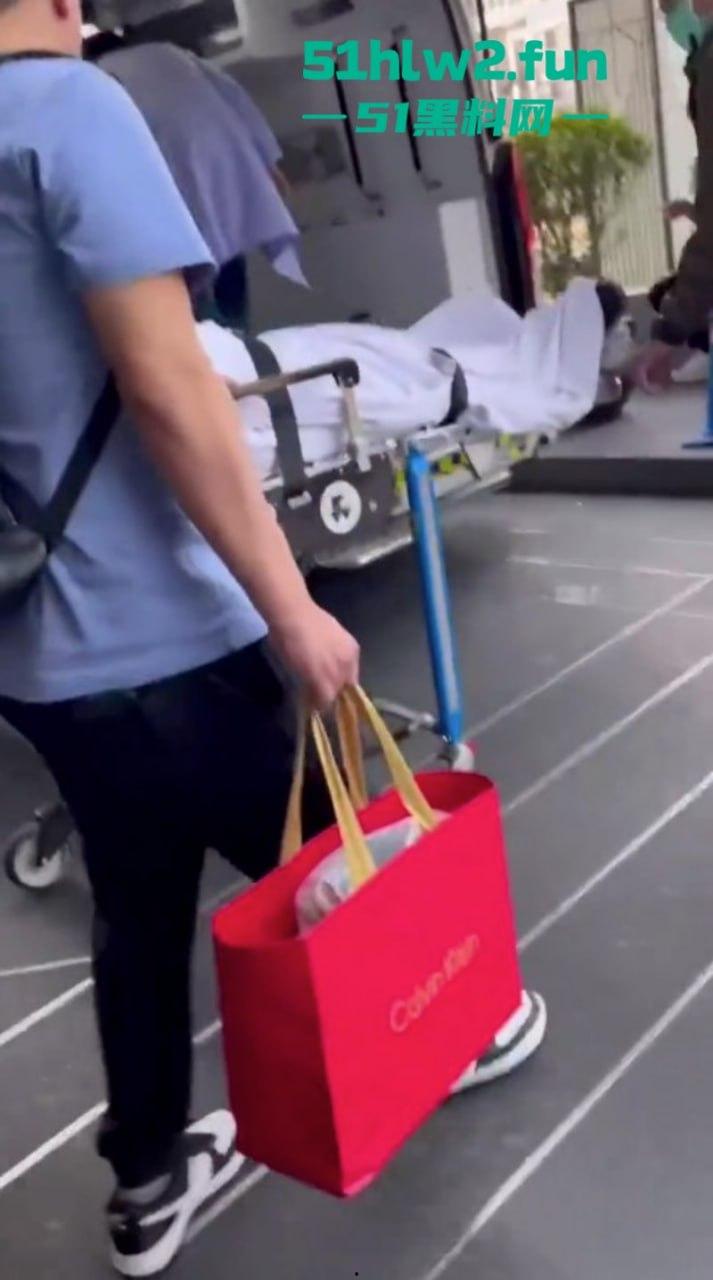 知名风投【薛蛮子】酒店与两名女子私密运动太过激烈导致心脏骤停,紧急就医后人间蒸发不知是死是活。-5