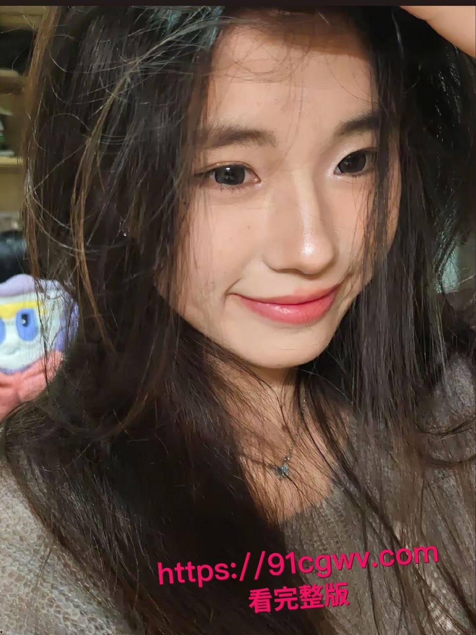 山东泰安清纯仙女谢馨予私密视频流出：被金主调教成榨精骚母狗 翘臀狂砸鸡巴汁水四溅-5