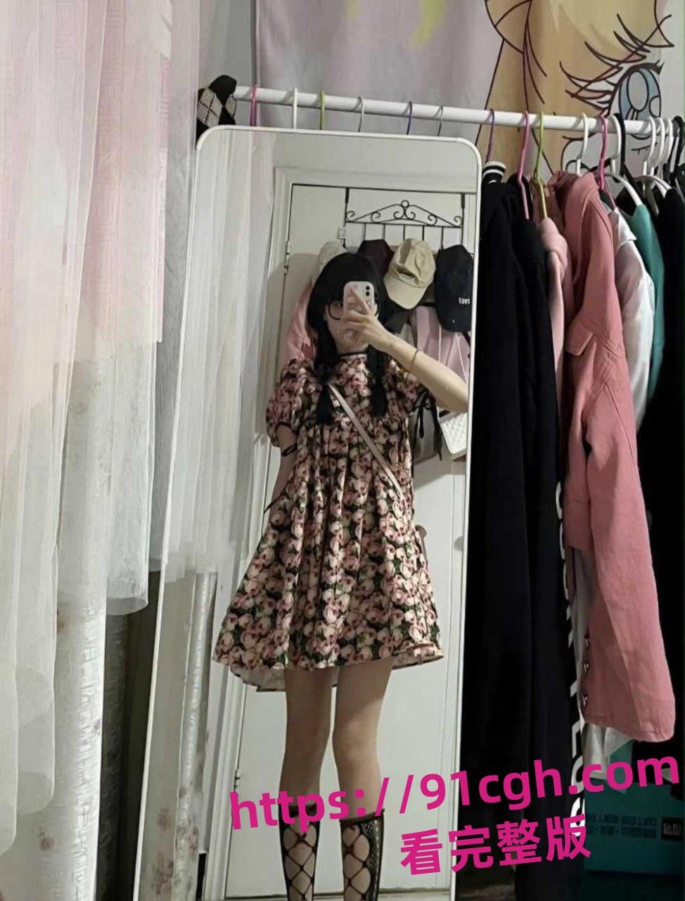 陕西西安邮电大学反差嫩妹 李雯雯 与男友不雅视频泄密-4